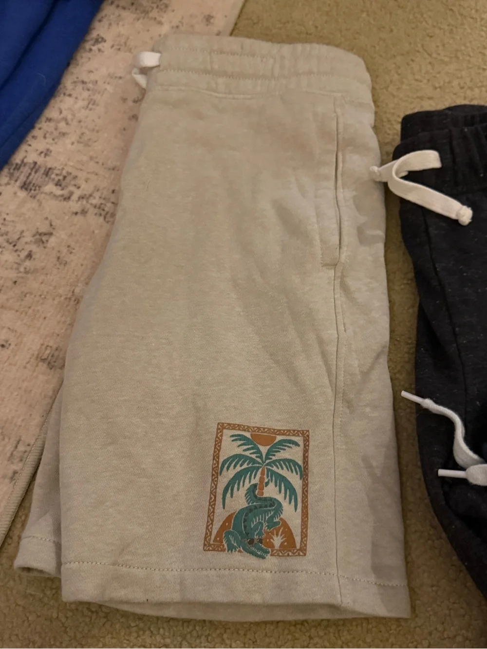 Old Navy pairs shorts